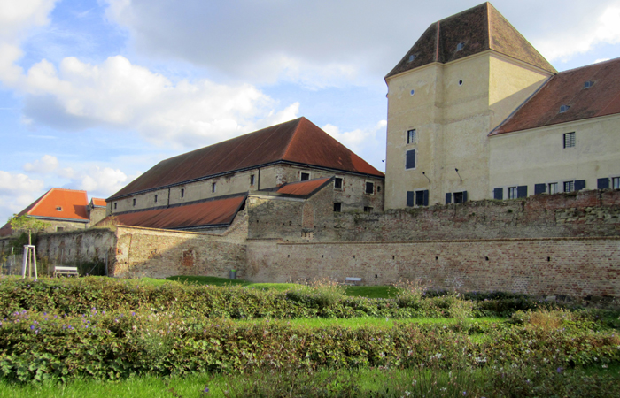 Neugebaude Palace